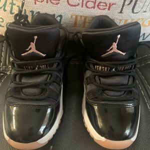 JORDAN 11 RETRO LOW GP